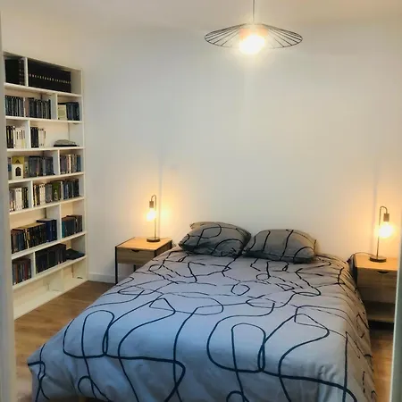 Spacieux Et Paisible, Au Centre De ! 아파트